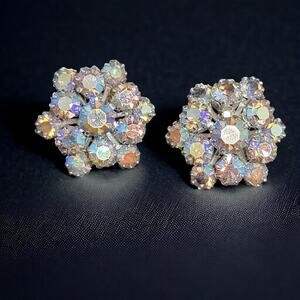Vintage Weiss Iridescent Clip-on Earrings